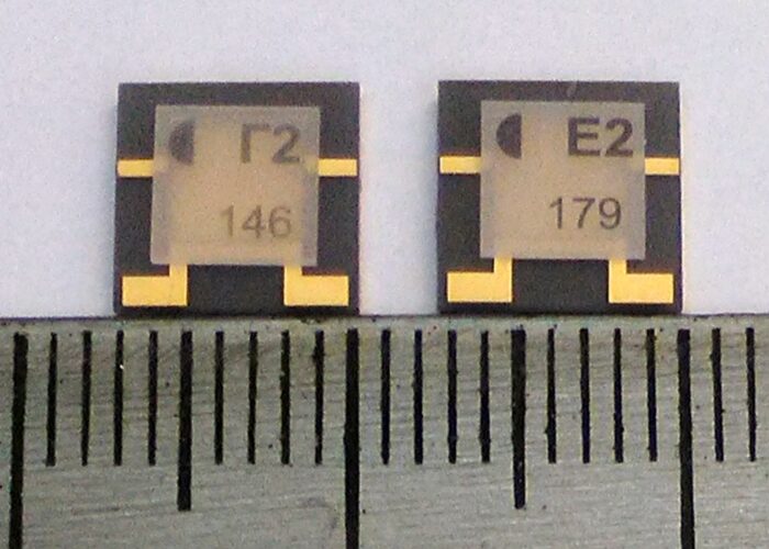Малошумящие усилители М421301 Г-2 и М421301 E-2
